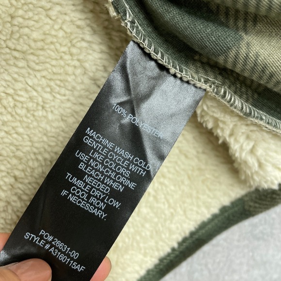 NEW Voyager Men's Size M Plaid Sherpa Lined Fleece Jacket Green - Picture 5 of 8